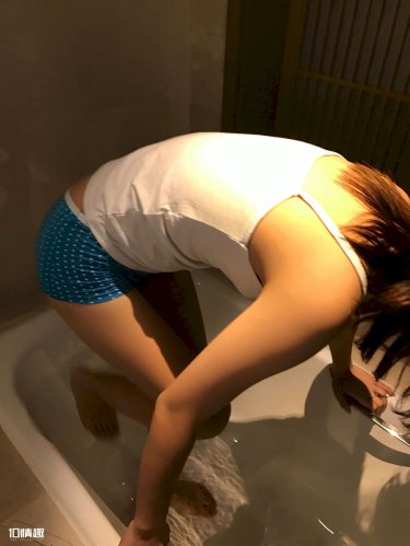 岳把我用嘴含进满足我视频